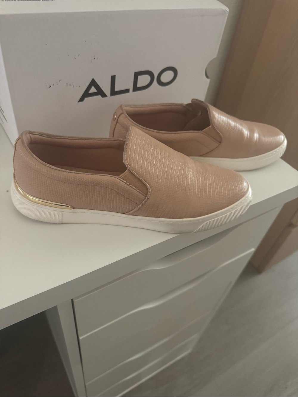 ALDO Crendan Slip On Sneakers Women’s Size 8 Blush Nude Embossed Casual Shoes